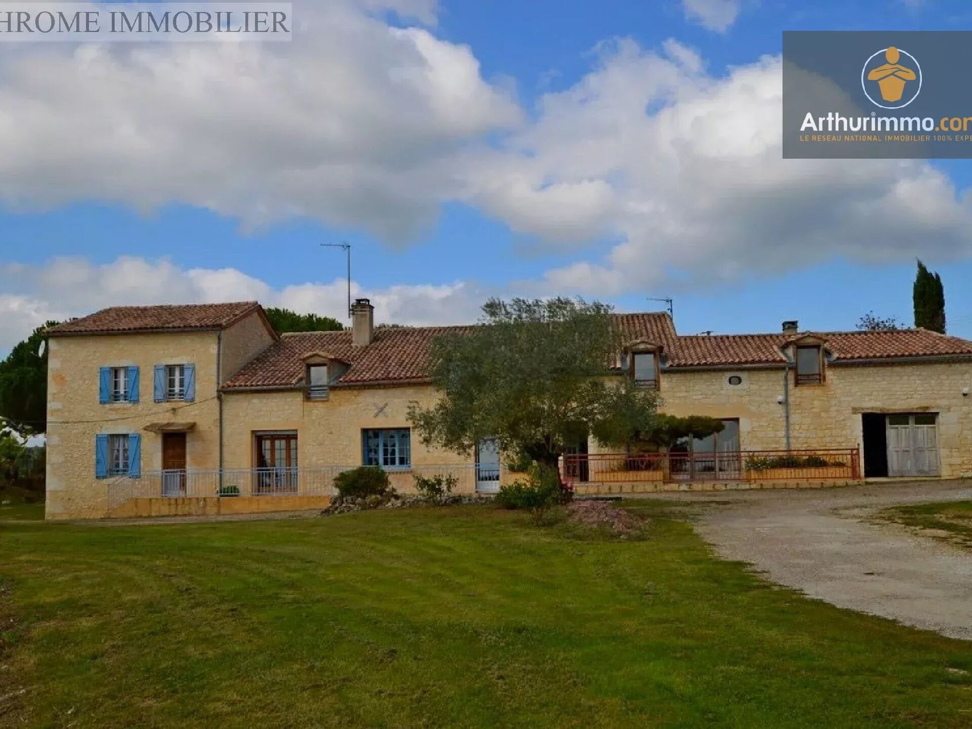 Maison 11 pièces 305 m² · à Duras · 305 m² · 639 280 €