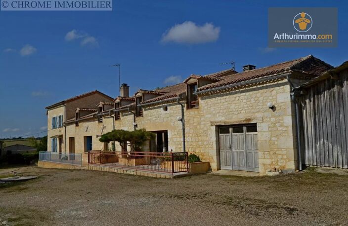 Grand ensemble en pierre — photo 2