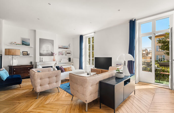 Appartement ancien rénové avec Balcon - Villefranche sur Saô — photo 5