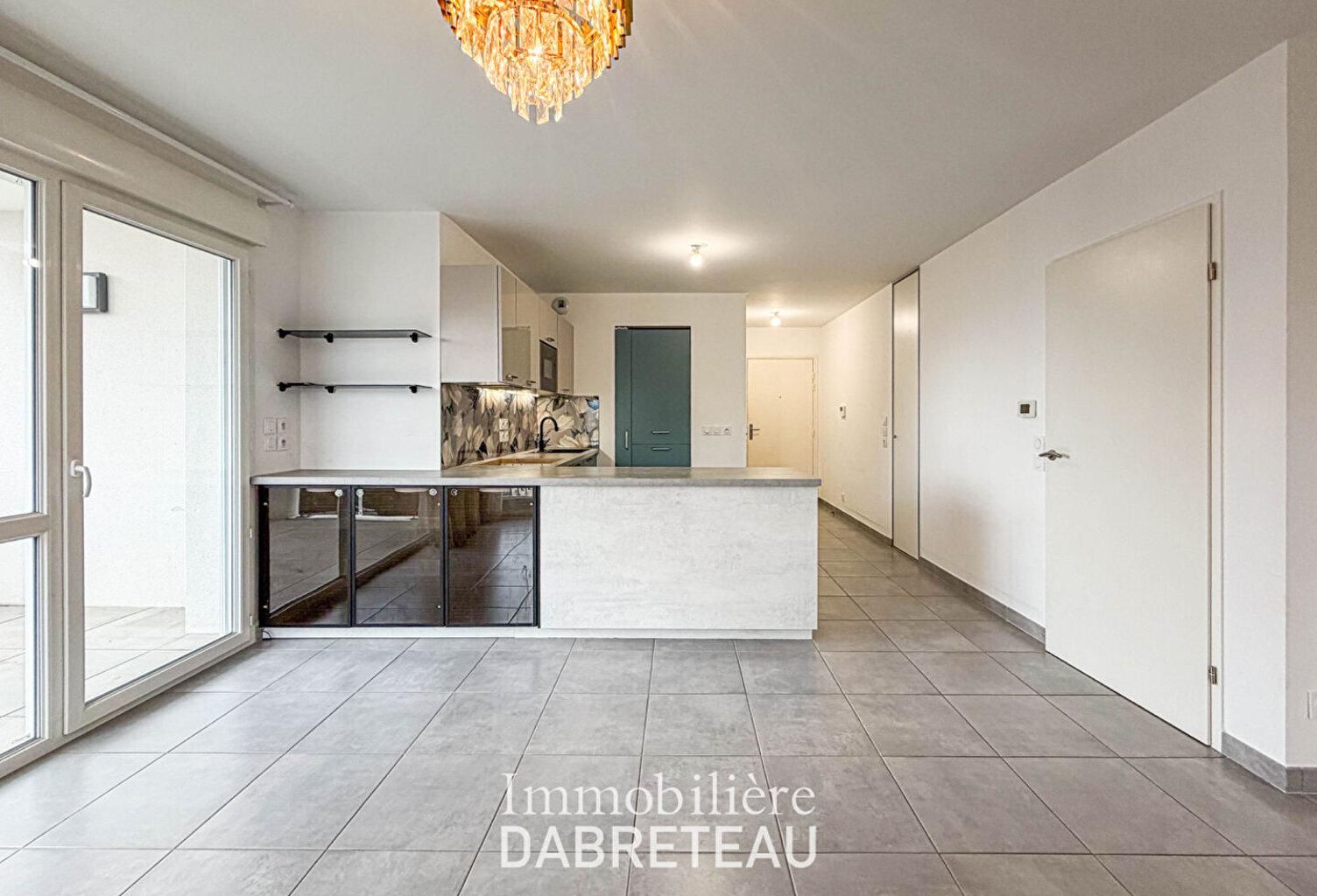 Vaulx en Velin - T4 de 75m2 en dernier étage avec grand balcon — photo 1