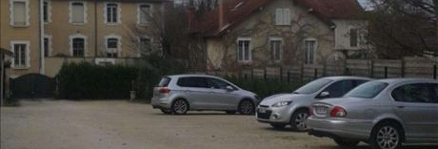 Garage   m² à louer à Auxerre (89000)