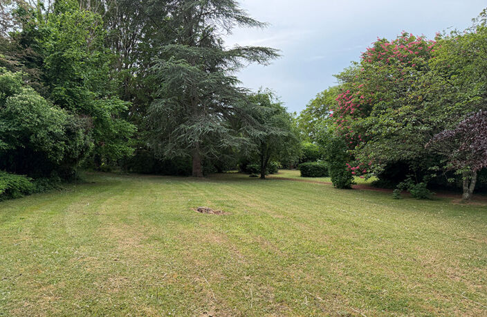 PETITE PROPRIETE ATYPIQUE AVEC CHAPELLE - PISCINE — photo 4