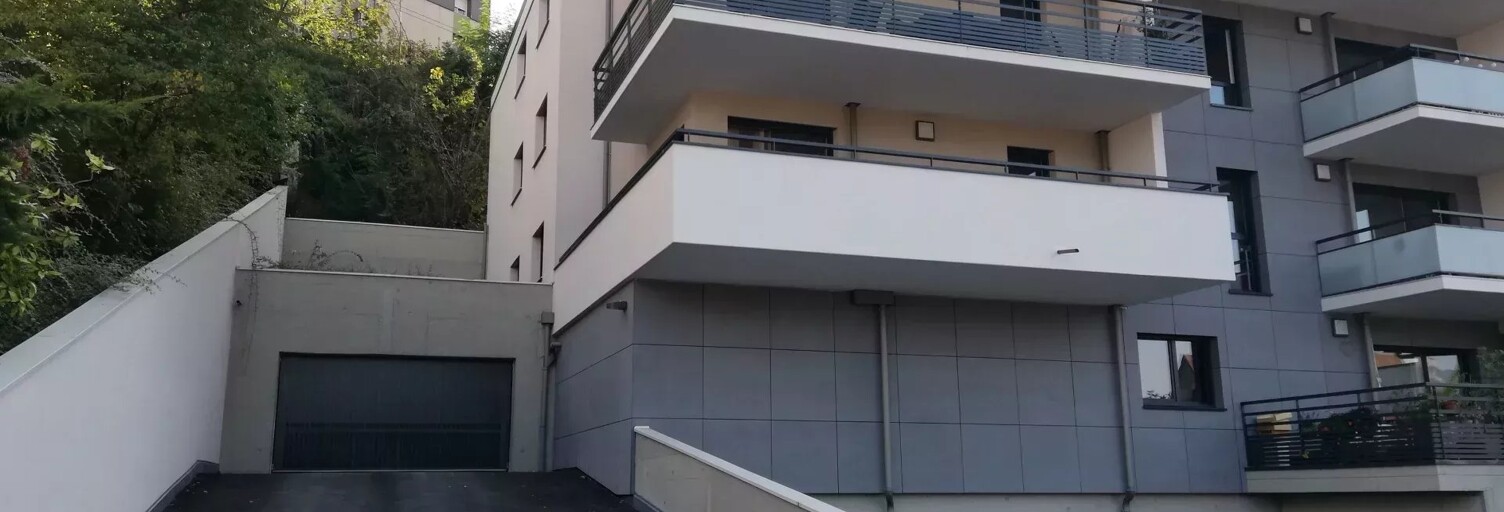 Garage  14 m² à louer à Chambéry (73000)