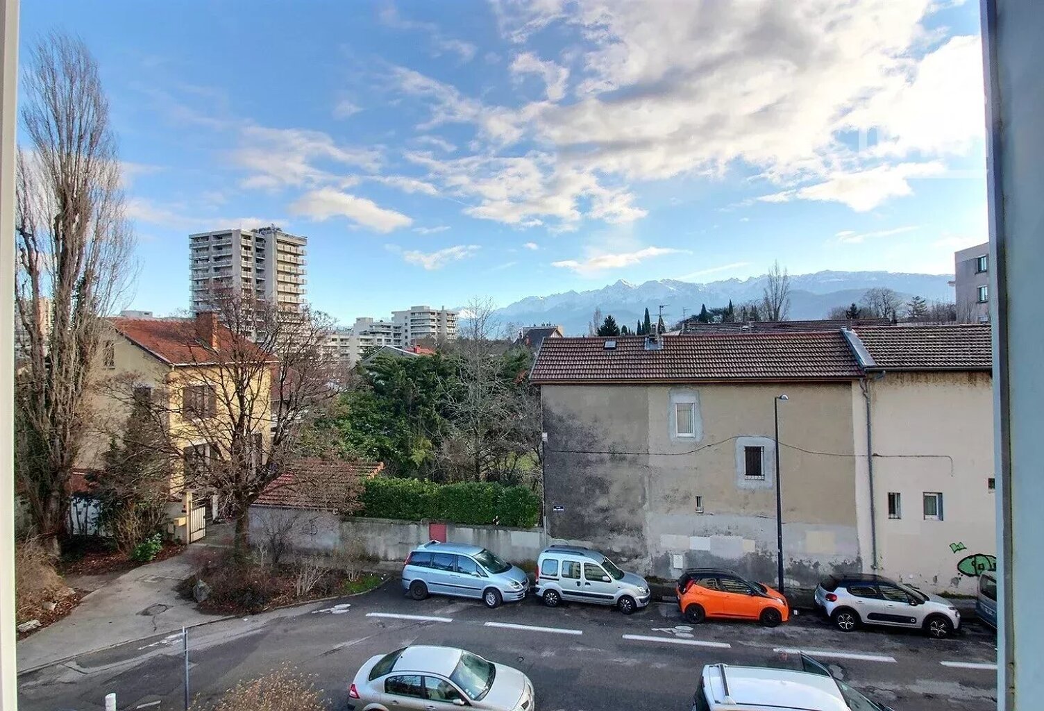 A VENDRE - T2 avec balcon, cave et ascenseur — photo 1