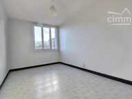 A VENDRE - T2 avec balcon, cave et ascenseur — photo 2