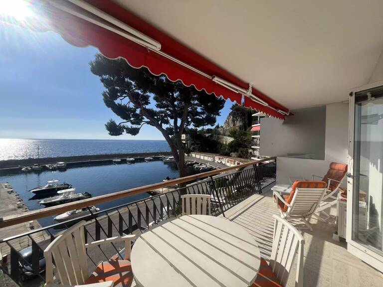 Eze bord de Mer, une adresse privilégiée — photo 1