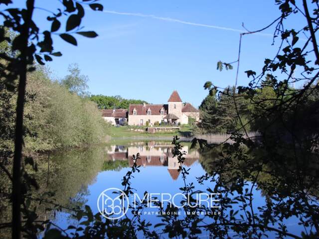 Un manoir historique entre XVe et XIXe siècle, restauré avec exi — photo du bien