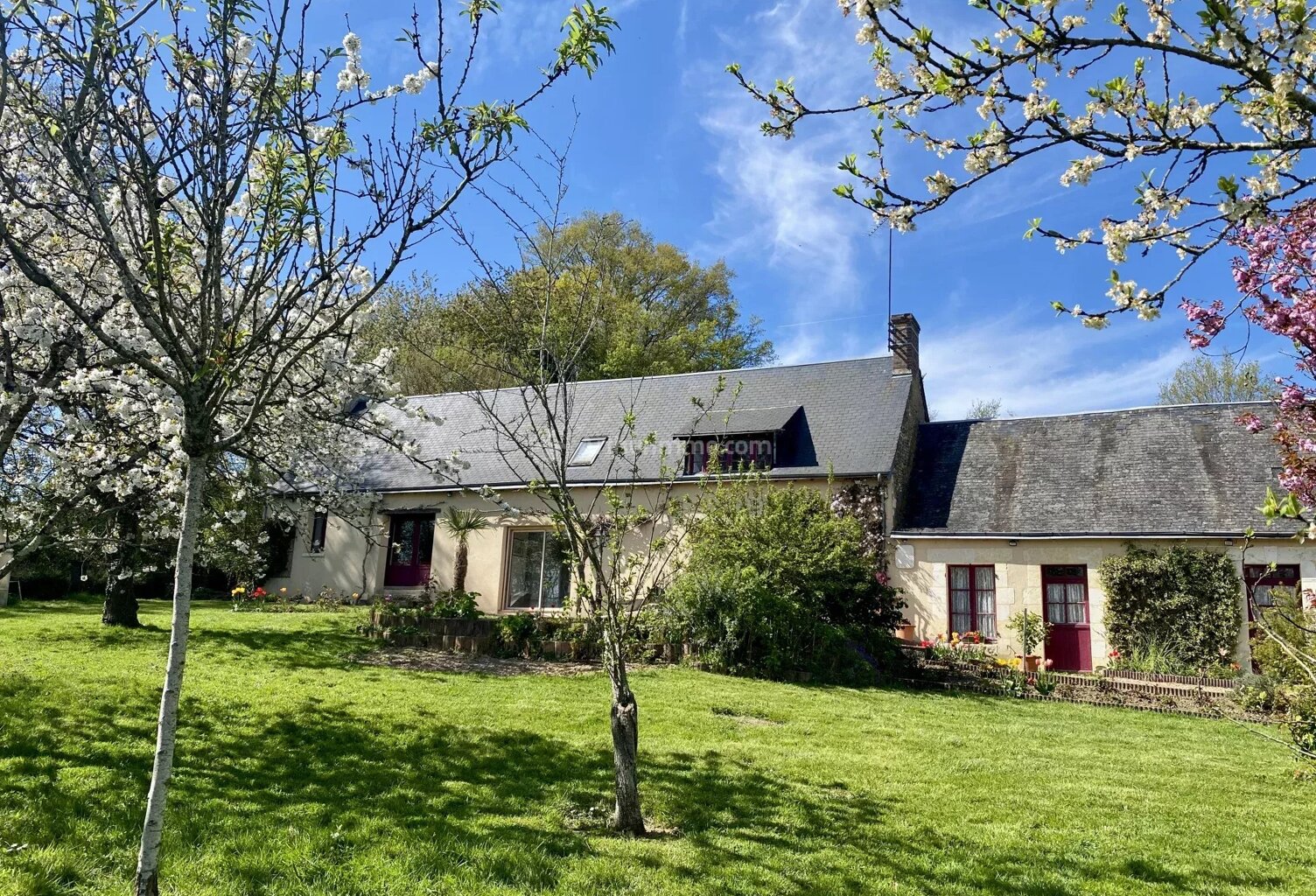 Charmante longère de 199 m2 sur 6 470 m2 de térrain — photo 1