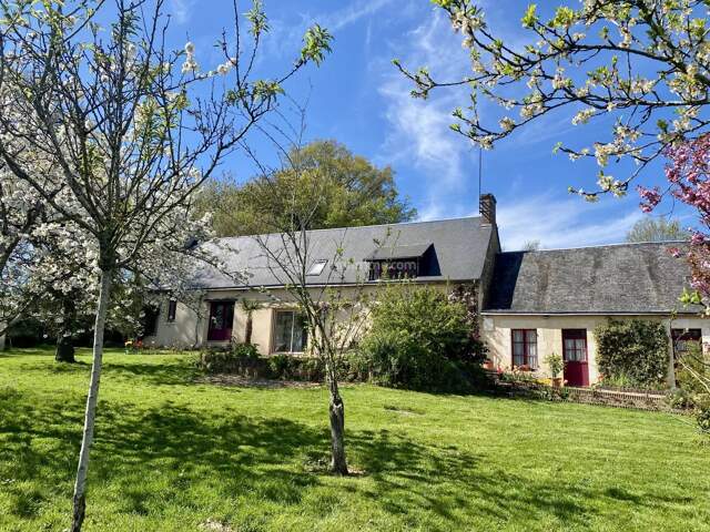 Charmante longère de 199 m2 sur 6 470 m2 de térrain — photo du bien