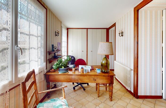 Maison à étage avec dépendances- Asnieres la Giraud — photo 3
