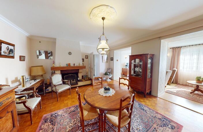 Maison à étage avec dépendances- Asnieres la Giraud — photo 5