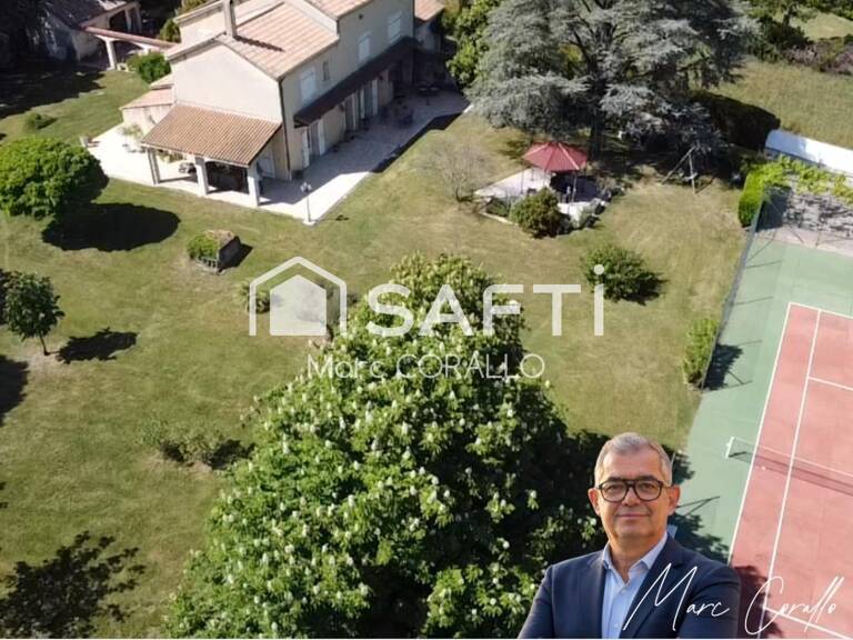 Propriété familiale avec parc et tennis — photo 1