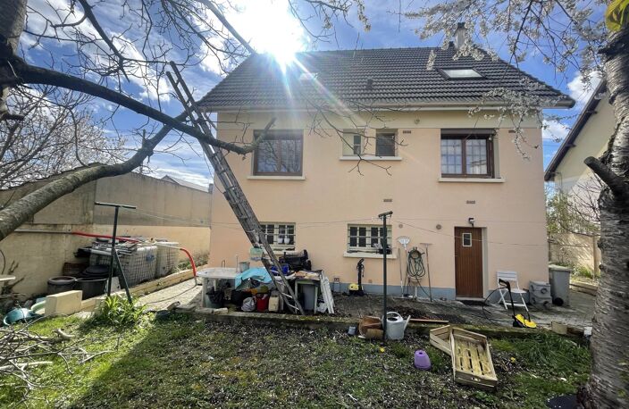 MAISON FAMILIALE DE 6 PIÈCES — photo 2