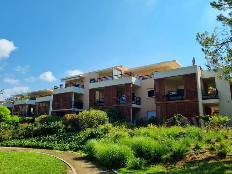 Corniche Fleurie, 3P d'angle avec Terrasse, Jardin de 100 m2 — photo 1