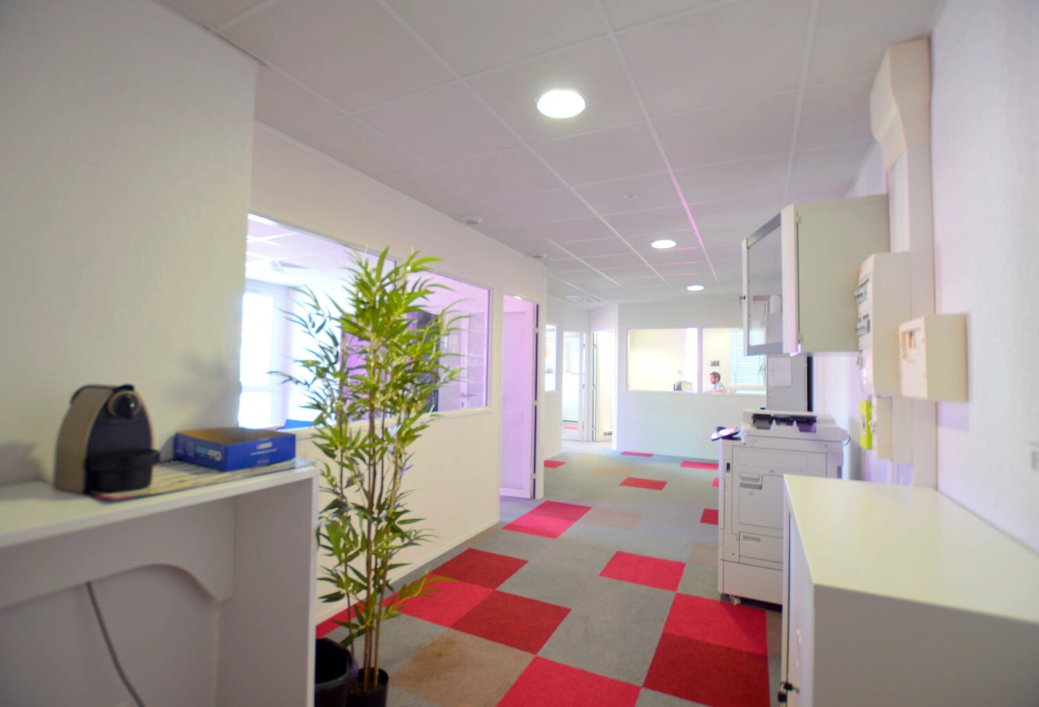 Beuax bureaux en étage + parkings — photo 1