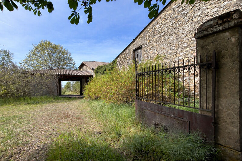 Villa / Maison  T12 à vendre Bésayes 26300