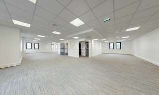 Bureau  6202 m² à louer à Vénissieux (69200)