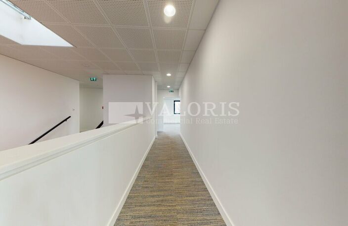 BUREAUX à LOUER — photo 4