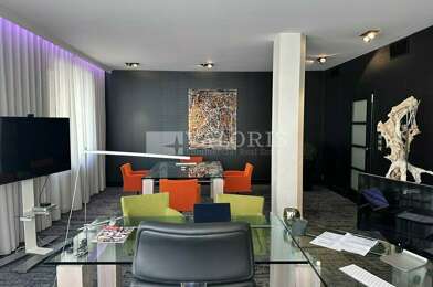 Bureau  2683 €