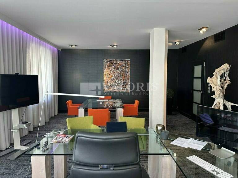 BUREAUX à LOUER — photo 1