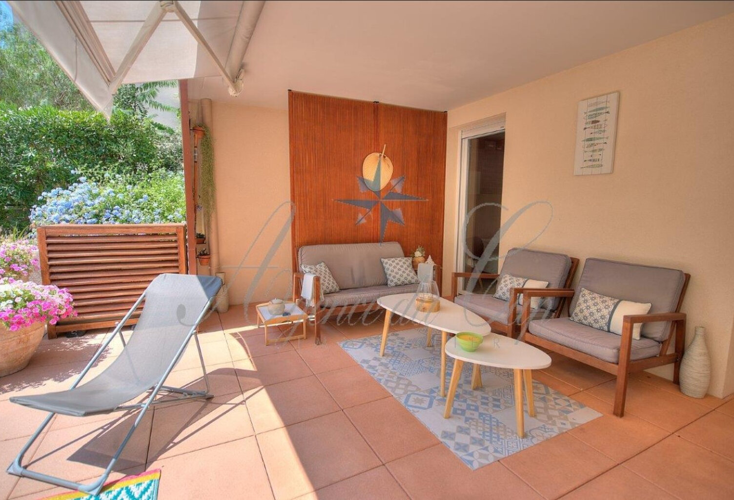 ST RAPHAEL TRIANGLE D'OR. A PIED PLAGES, CENTRE, GARE. PISCINE — photo 1