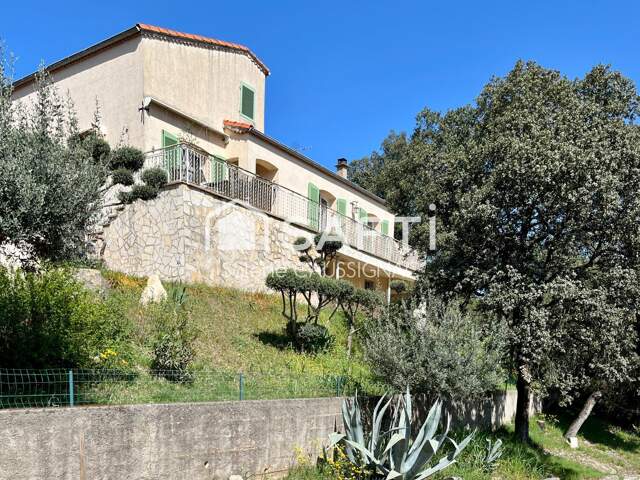 Maison de 126m2, grand sous-sol sur un terrain de 3387m2 — photo du bien