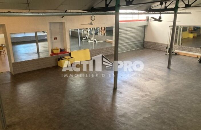 Entrepot à vendre — photo 2