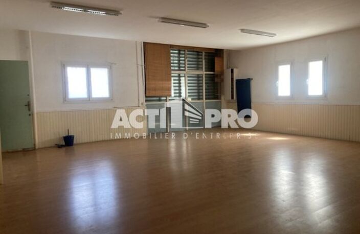 Entrepot à vendre — photo 3
