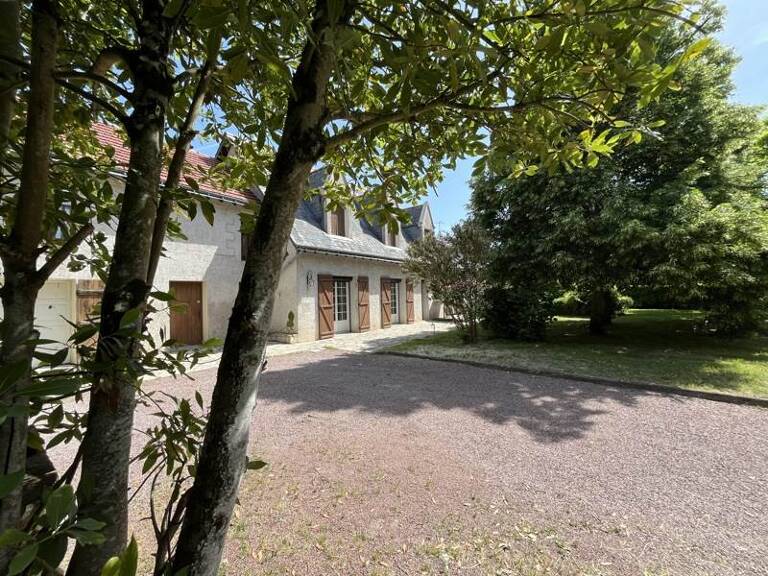 Maison en pierre de 10 pièces principales — photo 1
