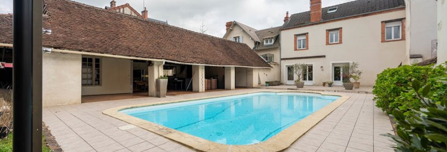 Maison 5 Pièces 117 m² à vendre à Mehun-sur-Yèvre (18500)