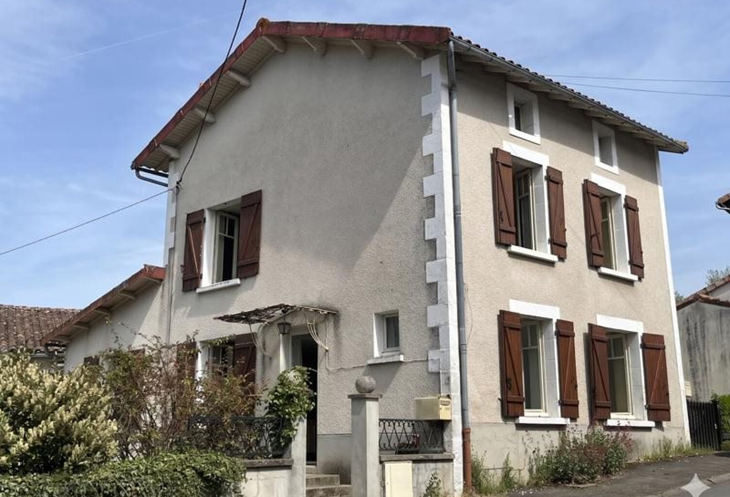 Maison de bourg de 5 pièces principales — photo 1