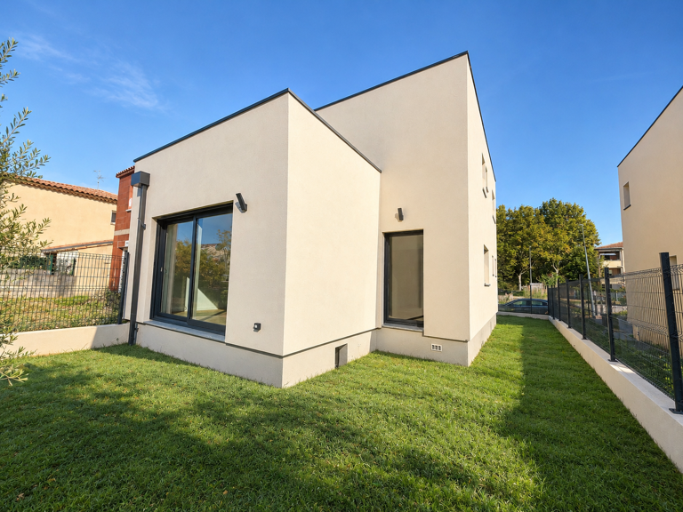 Nîmes, rare, Maison neuve Basse Consommation — photo 1