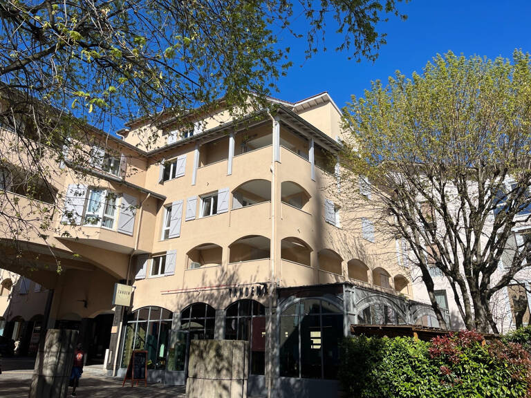 6732- VILLEFRANCHE S/S Centre ville — photo 1