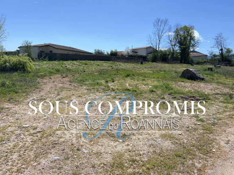 Terrain constructible d'environ 665 m2 à OUCHES — photo 1