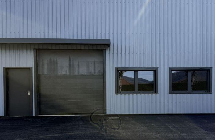 Vente Local d'activités 230 m&sup2; — photo 2