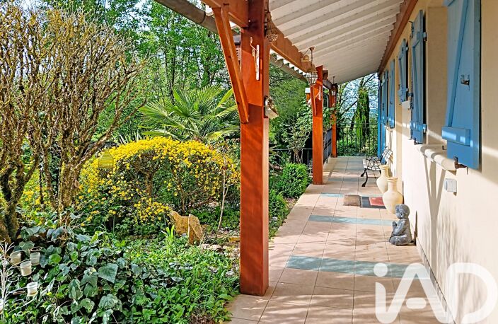 Vente Maison/villa 8 pièces — photo 2