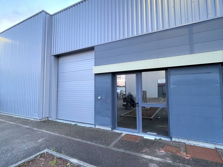 Vente Boutique/Local commercial 80 m&sup2; — photo 1