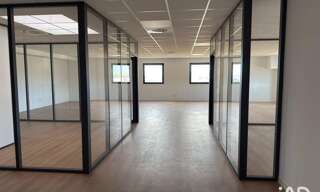 Bureau  155 m² à louer à Signes (83870)