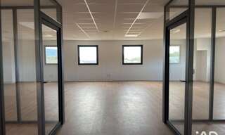 Commerce  155 m² à vendre à Signes (83870)