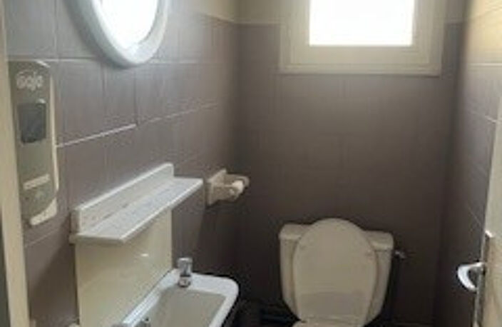 Centre ville local commercial ou professionnel de 32m2 en RD — photo 5
