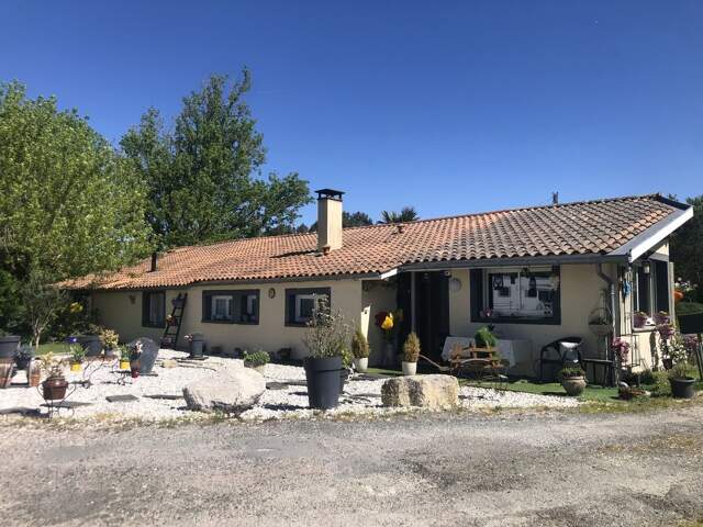 BELLE LONGERE 170 m2 GAILLAN-EN-MEDOC SUR 2,7 HECTARES, GARAGE — photo du bien