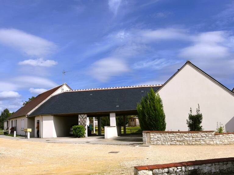La Celle st Avant, centre bourg avec tous ses commerces, ensemble immobilier de 10 logements individuels de plain-pied pour 400 m² habitables, sur un terrain d'environ 2 800 m² — photo 1