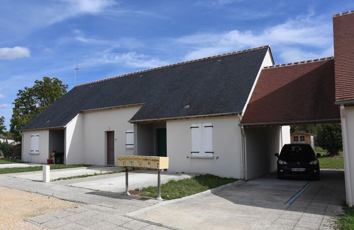 La Celle st Avant, centre bourg avec tous ses commerces, ensemble immobilier de 10 logements individuels de plain-pied pour 400 m² habitables, sur un terrain d'environ 2 800 m² — photo 3