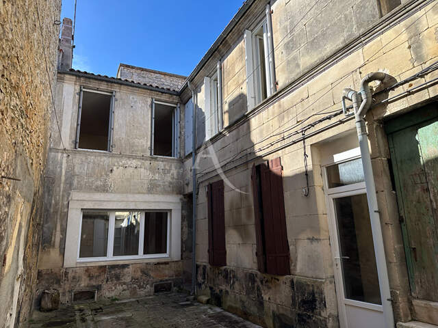 Maison Duplex Fond de cour à rénover — photo du bien