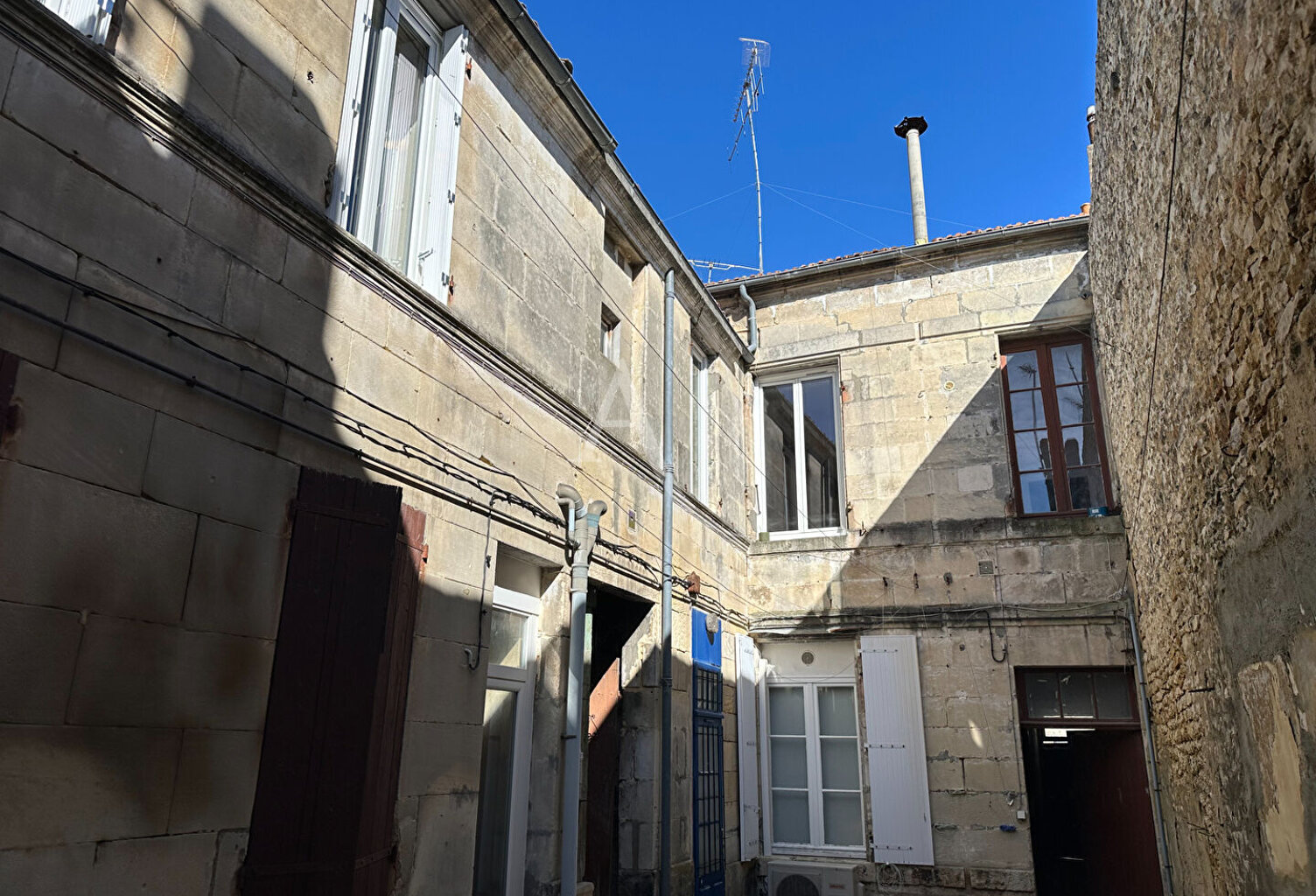 Apprt T2/Plateau à rénover1er étage sur Cour — photo 1