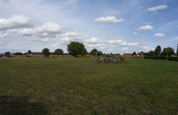 La Celle st Avant - Très beau terrain constructible d'environ 8 000 m², prêt à viabiliser, centre bourg  (37160) Idéal investisseur — photo 2