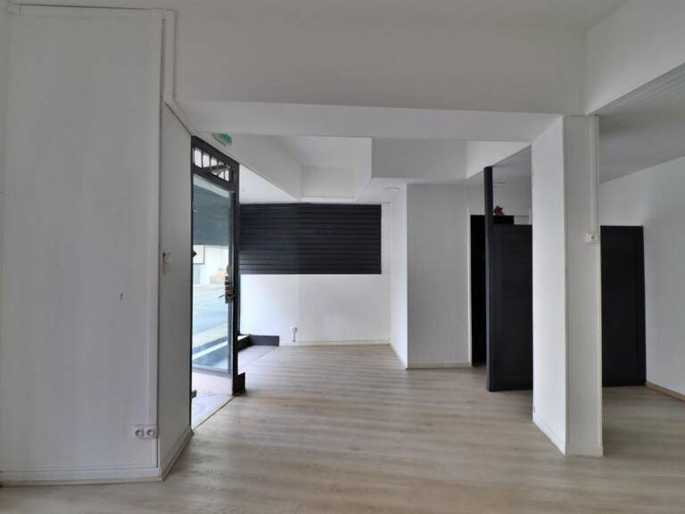 Ensemble immobilier de 145 m² au cœur de Jonzac — photo 1