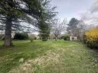 Terrain constructible plat d’environ 1 350 m² — photo 2