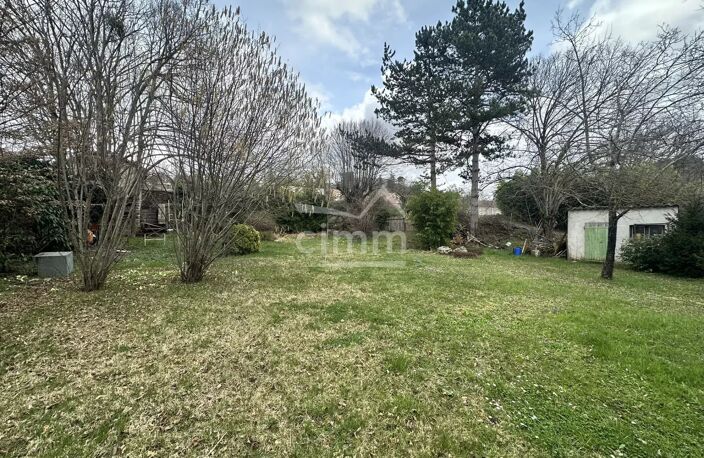 Terrain constructible plat d’environ 1 350 m² — photo 4