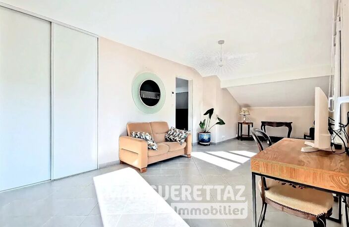 T3 RÉNOVÉ – DERNIER ÉTAGE AVEC ASCENSEUR – VUE MONTAGNE – 80,5 m — photo 4